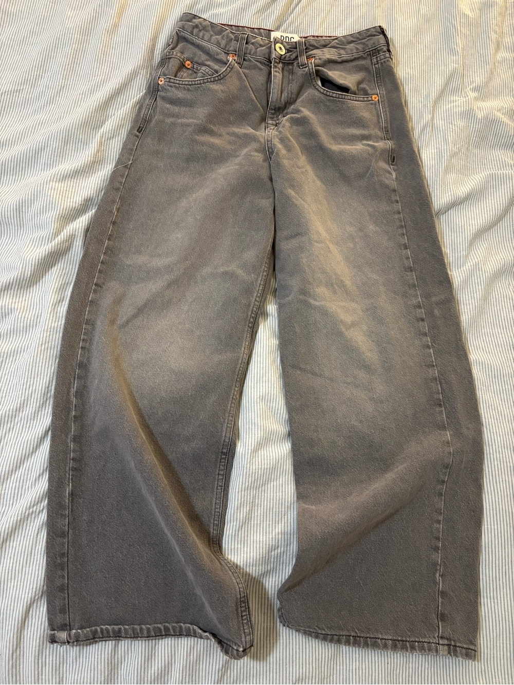 BDG Low Rise Jaya Baggy Boyfriend Denim Jeans in Grey Size 25